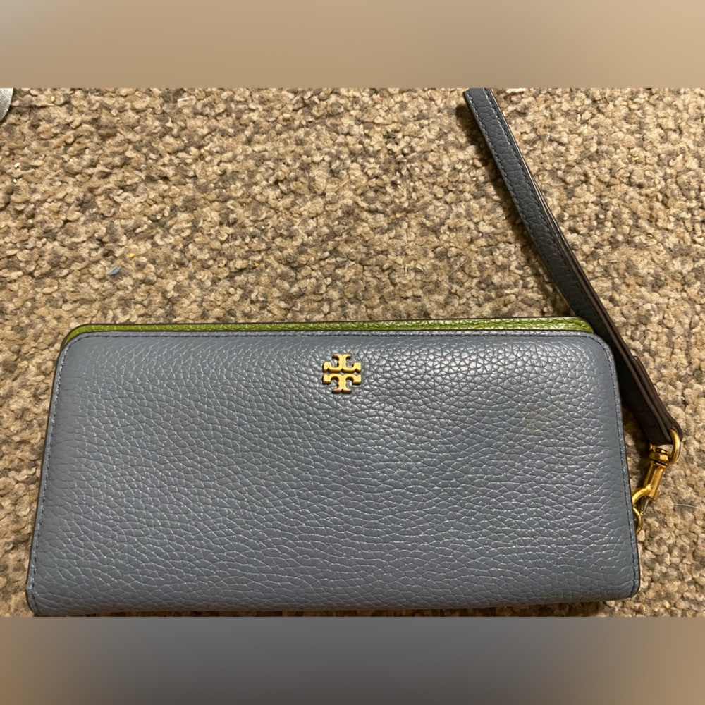 Tory Burch - Block Slim Wristlet Envelope